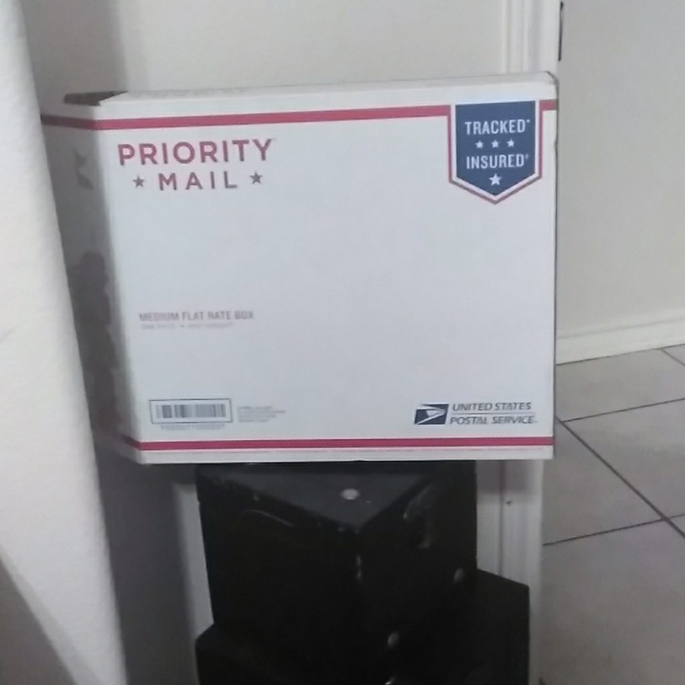 👔👕👚👜🛍️👙MYSTERY BOX 👗 👖 👜👛👓👙